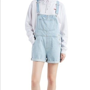 New Levi’s shortalls